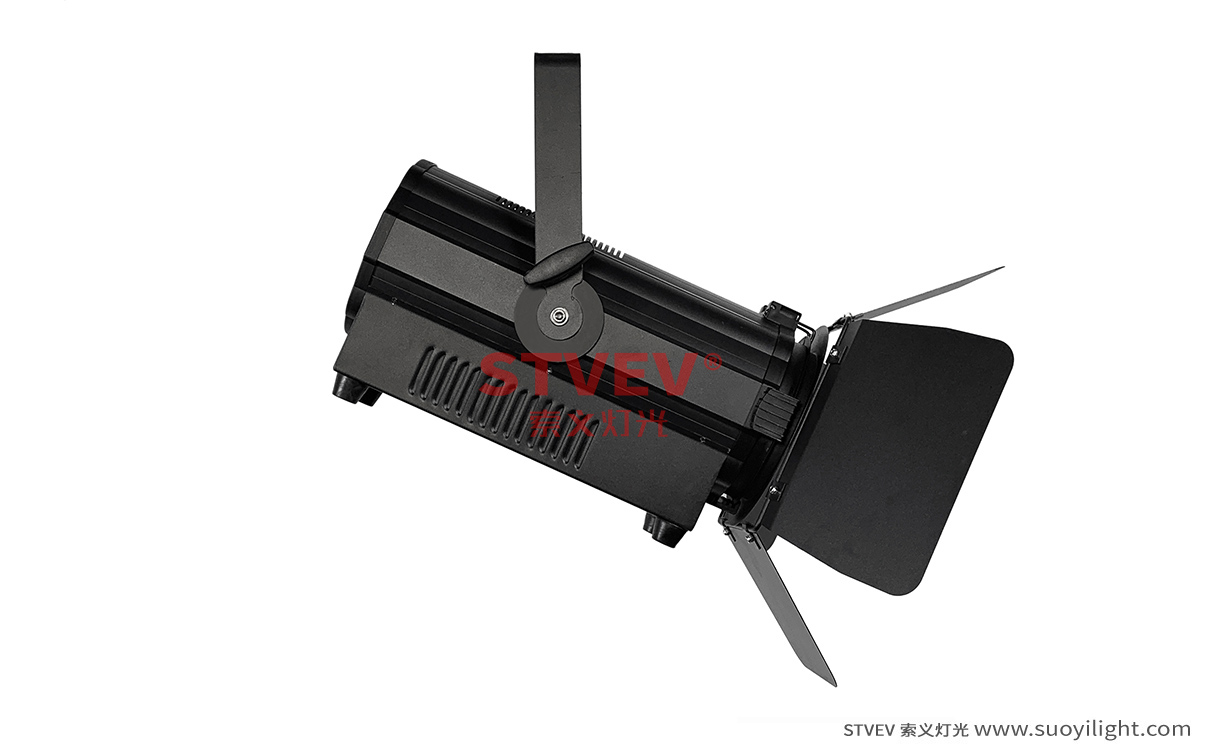 Poland300W LED变焦聚光灯